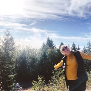 Meet your Posher, Julia